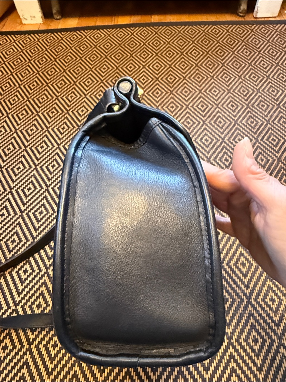 Vintage Coach LOGAN BAG 9907 black with brass - Picture 6 of 14